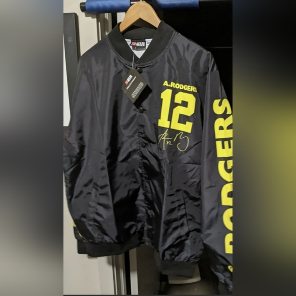 New Aaron Rodgers Chalkline Green Bay Packers jacket. Size medium - Picture 2 of 3